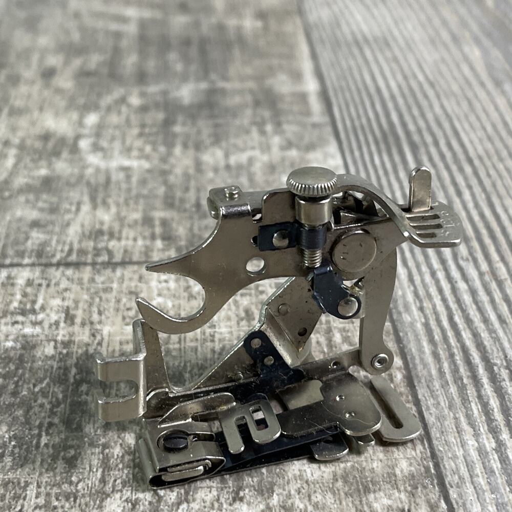 Vintage Singer Sewing Machine 120598 Replacement Presser Foot